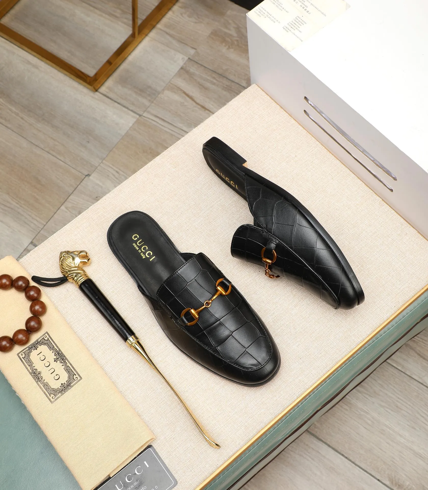 Men's clothing and shoes 💰380 (Gucci) The latest 🎁🎁 casual and fashionable men's shoes 👟 from the official website, hot style 💥 style is simple and elegant, exclusive for trendy men. Unique official website latest brand double G elements 👑 original Gucci decoration, fashionable and generous, original material original calfskin, ✅ fully imported first-layer pigskin lining, official website designated wear-resistant, lightweight original rubber casual outsole, counter classic model taken in kind, 38-44 black and white optional